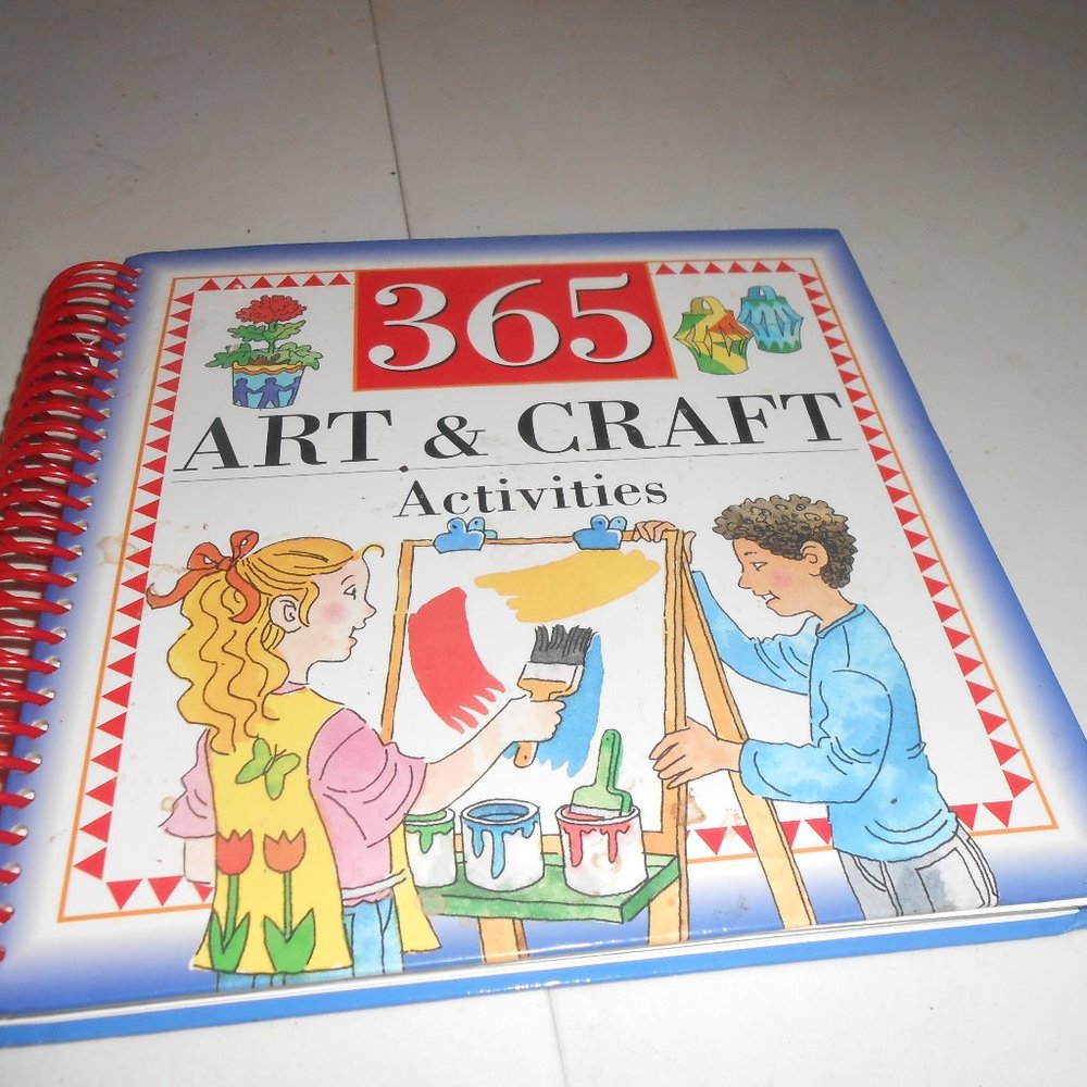 365 art & craft activities book